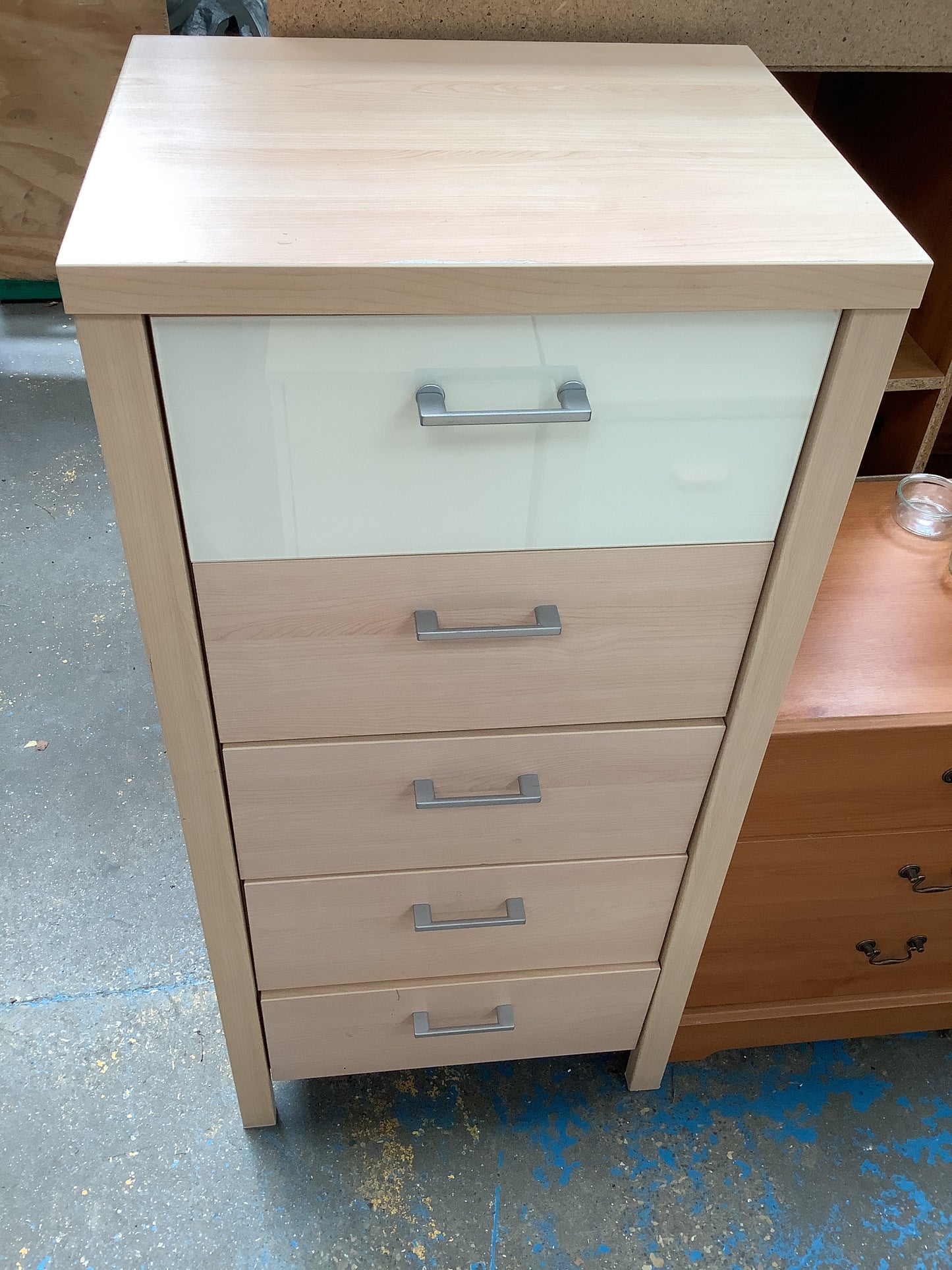 Chest of drawers
