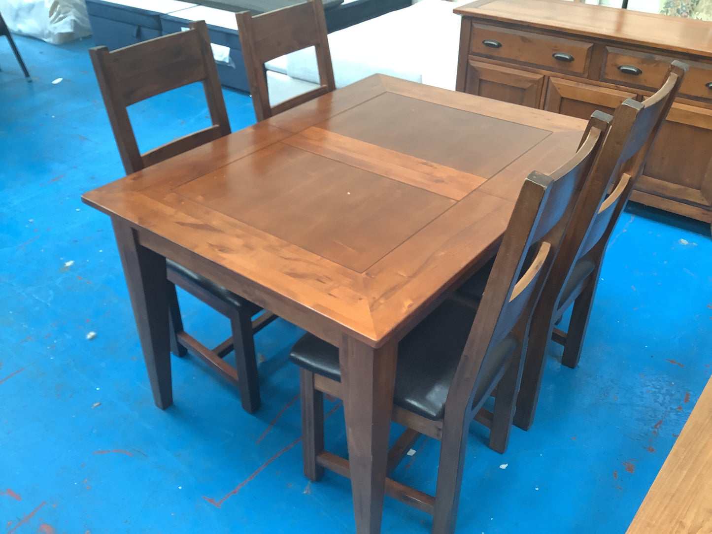 Dining table and 4 chairs