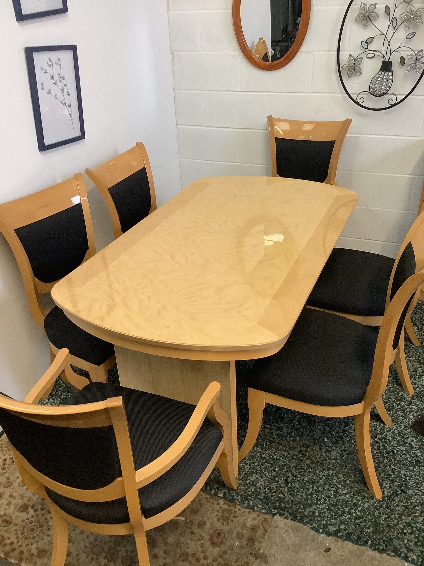 Art deco table and 6 chairs