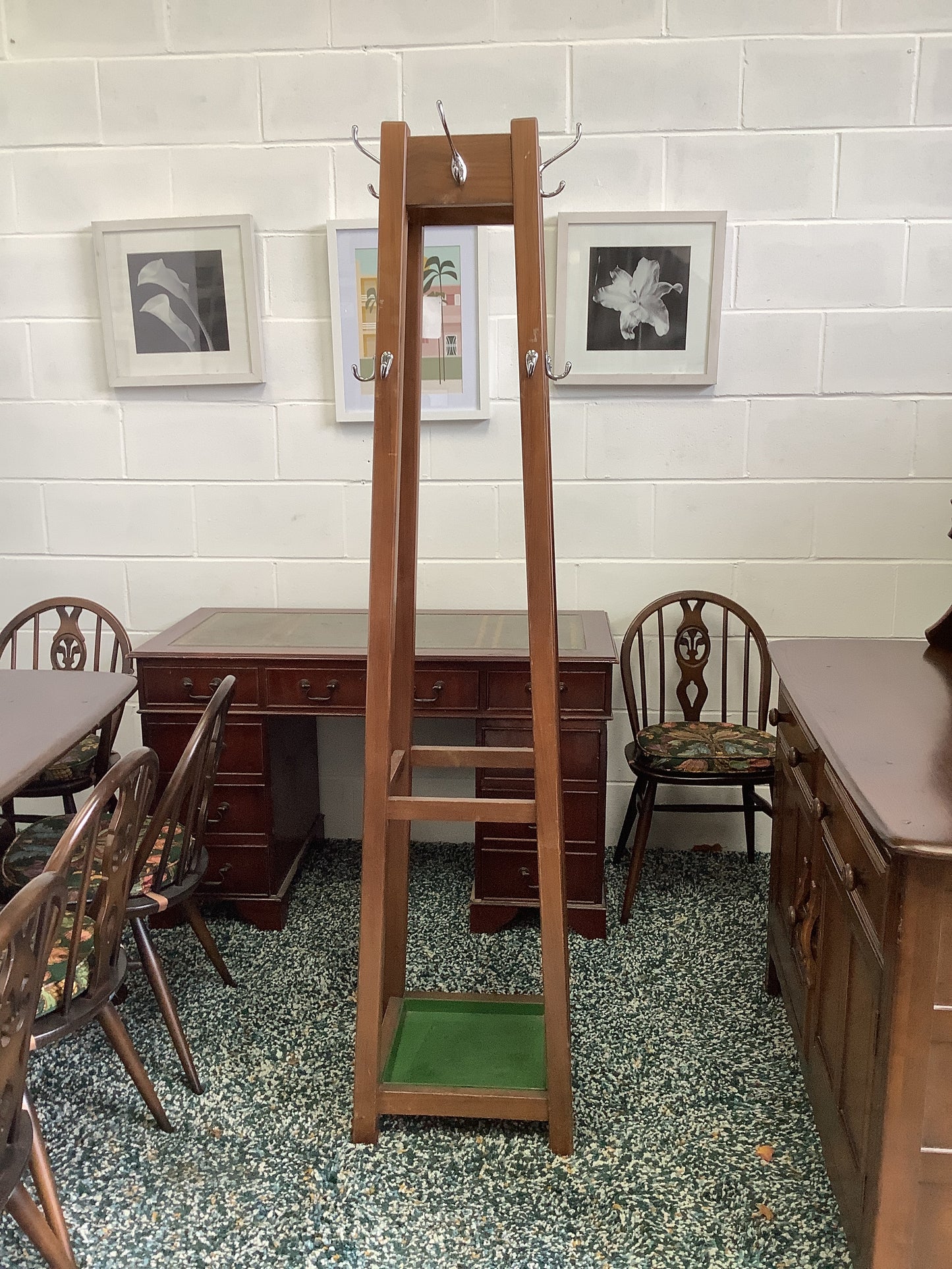 Coat stand