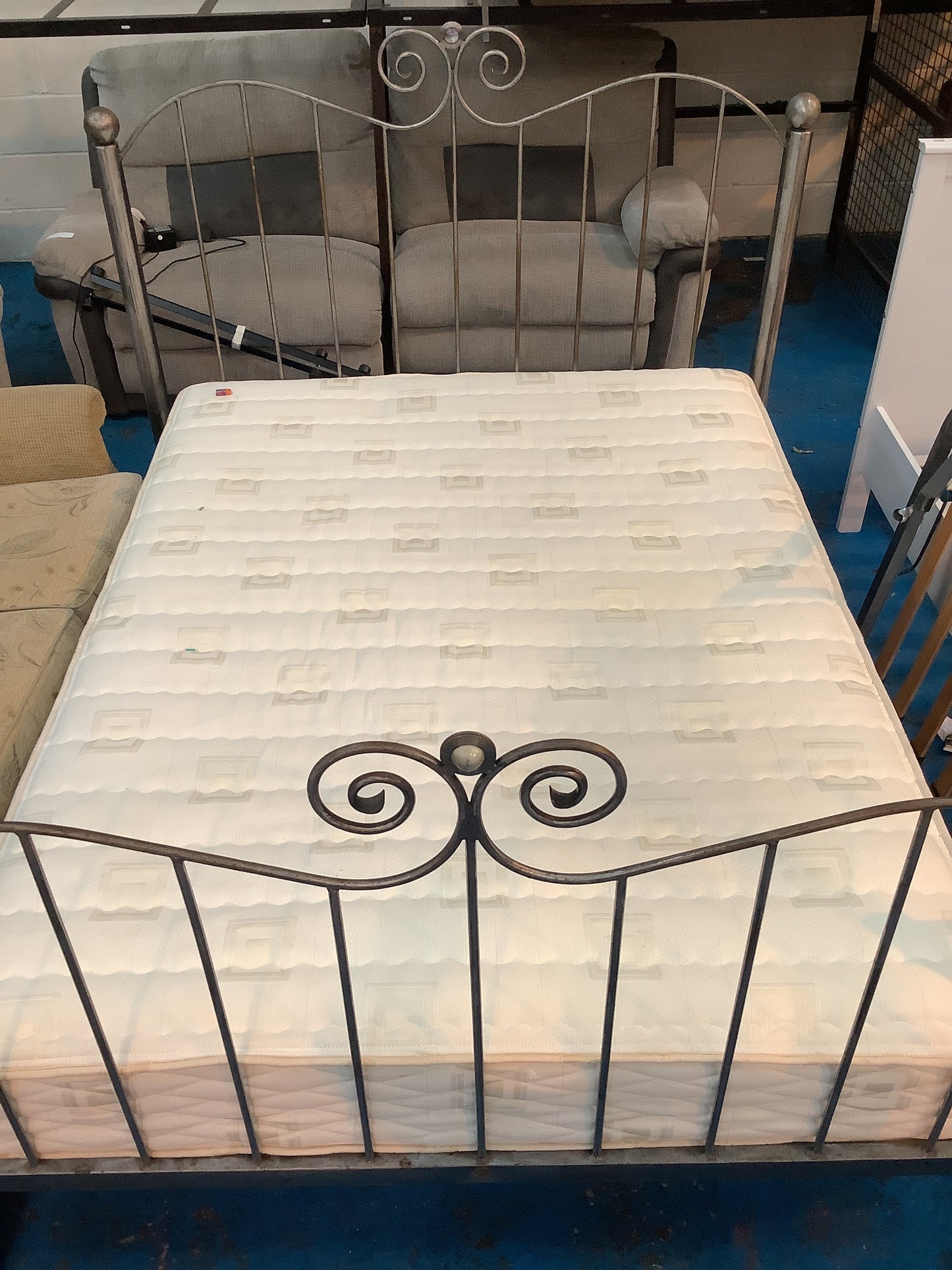 Kingsize iron bed and mattress