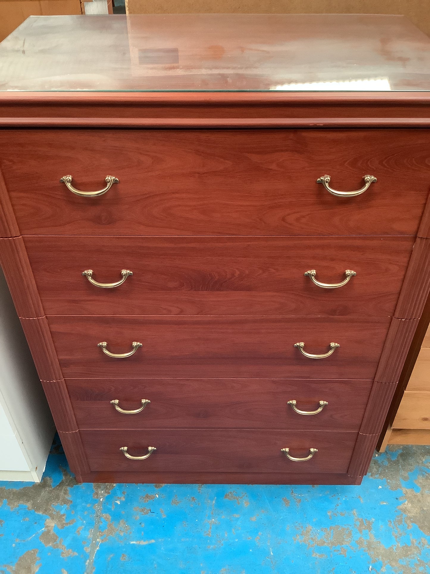 Chest of drawers