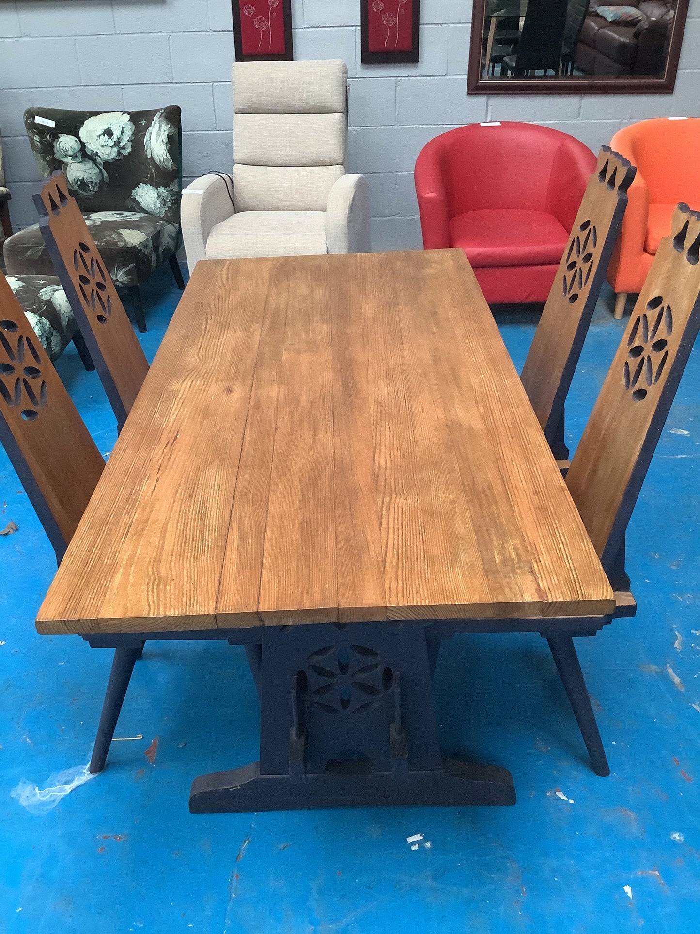 Dinning table and 4 chairs