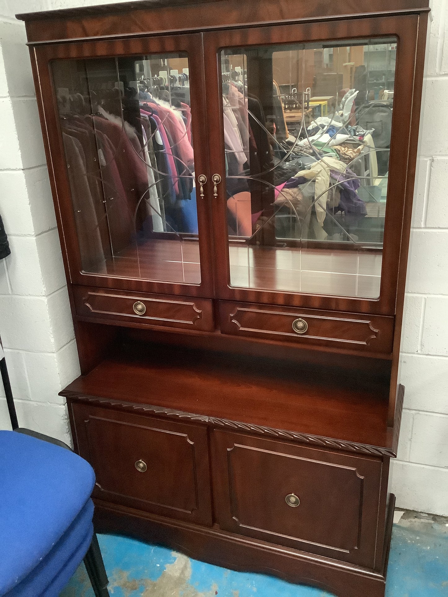 Wall unit