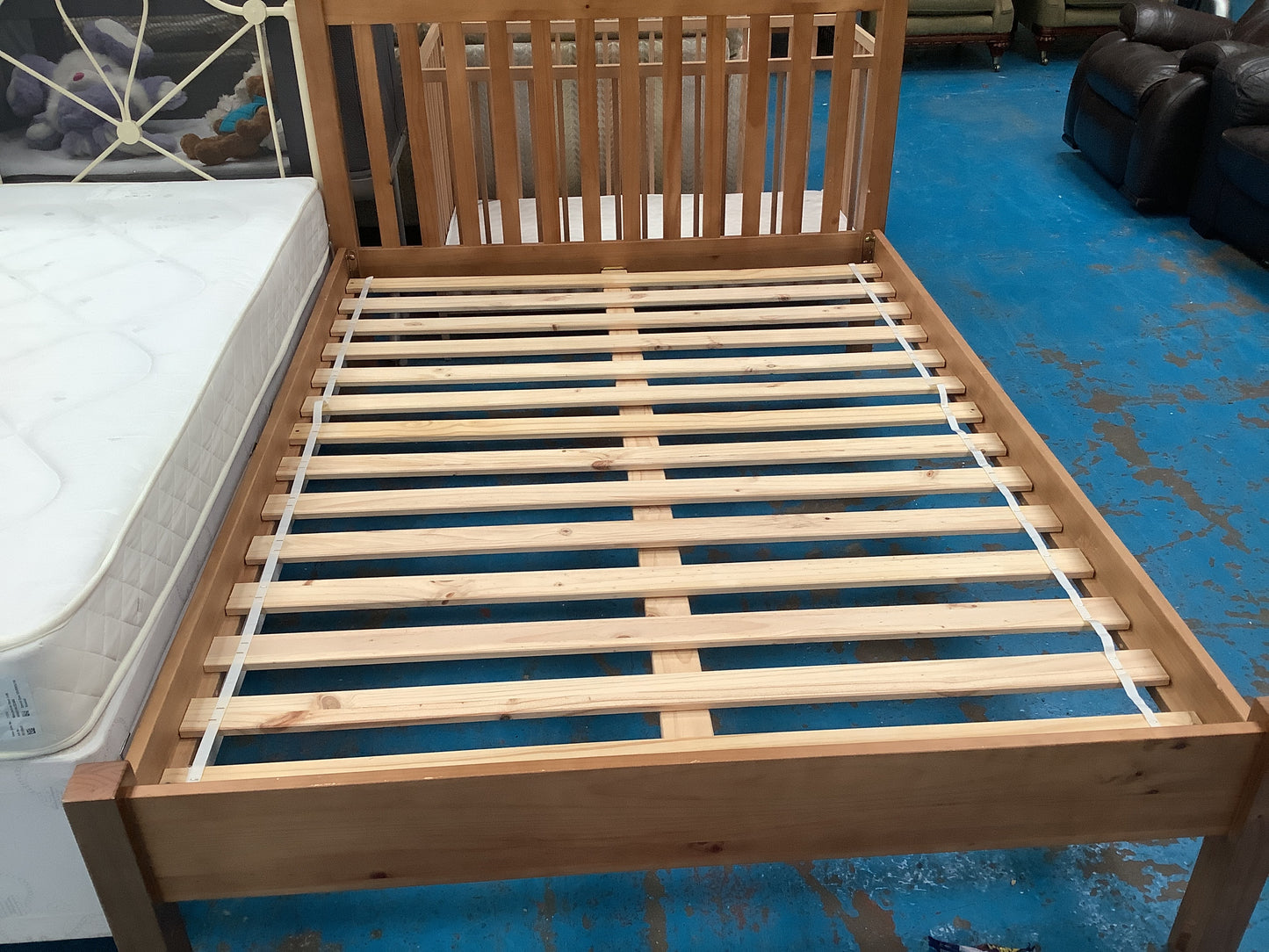 Double bed frame