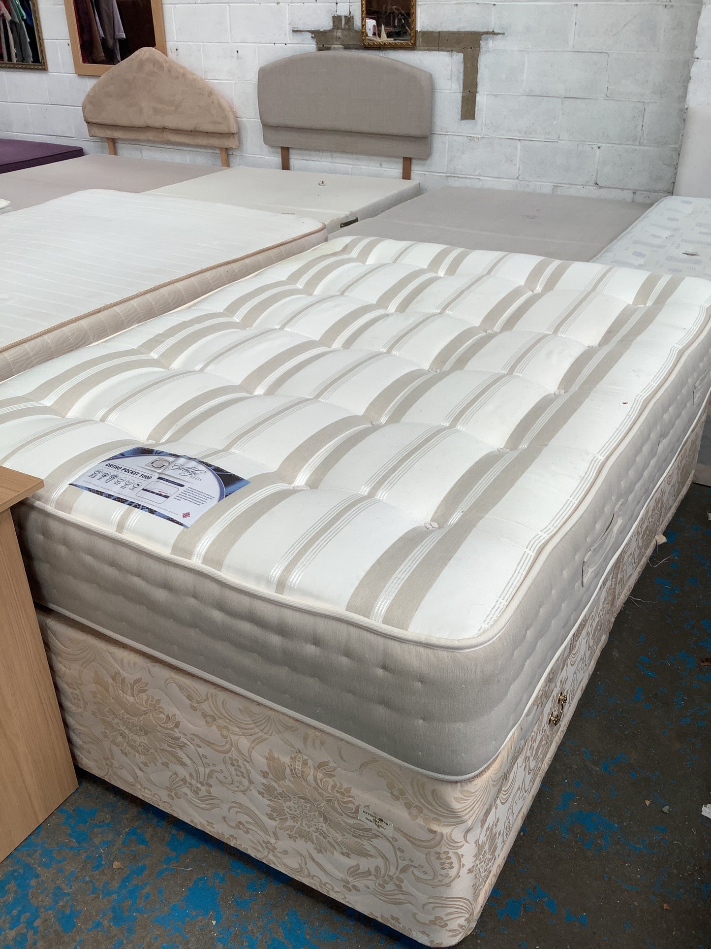 Double base and mattress
