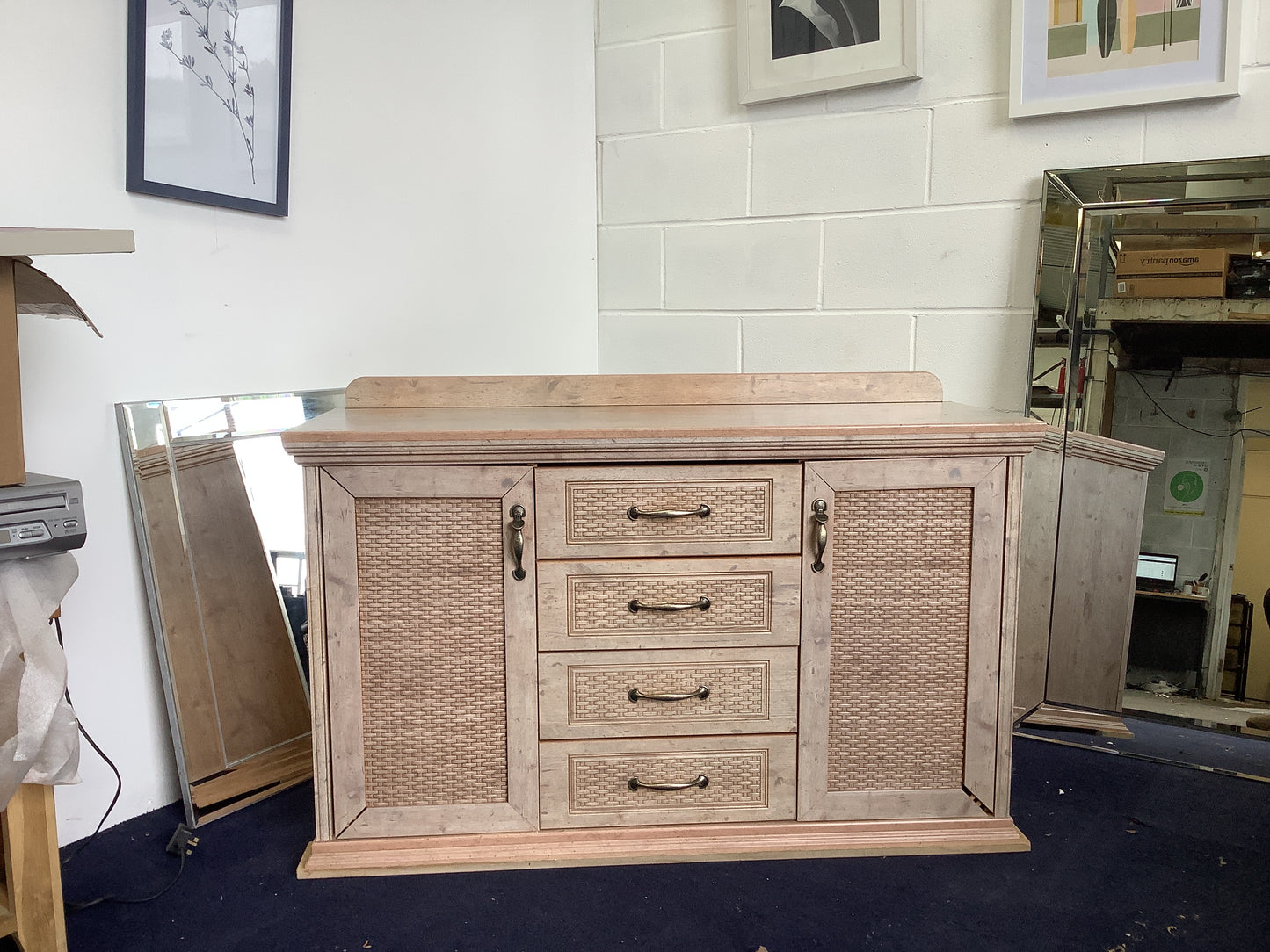 Sideboard