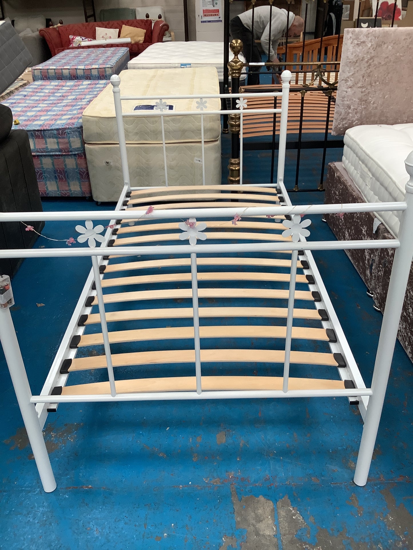 Single bed frame