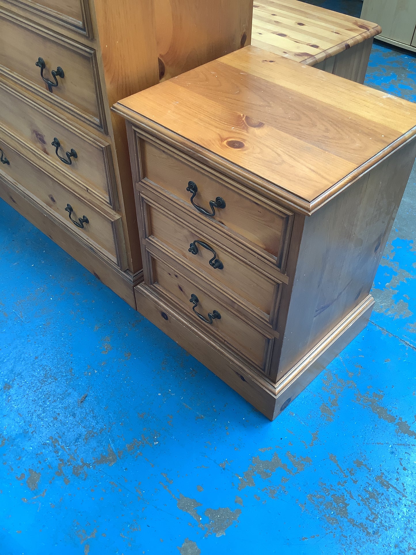 Bedside cabinet