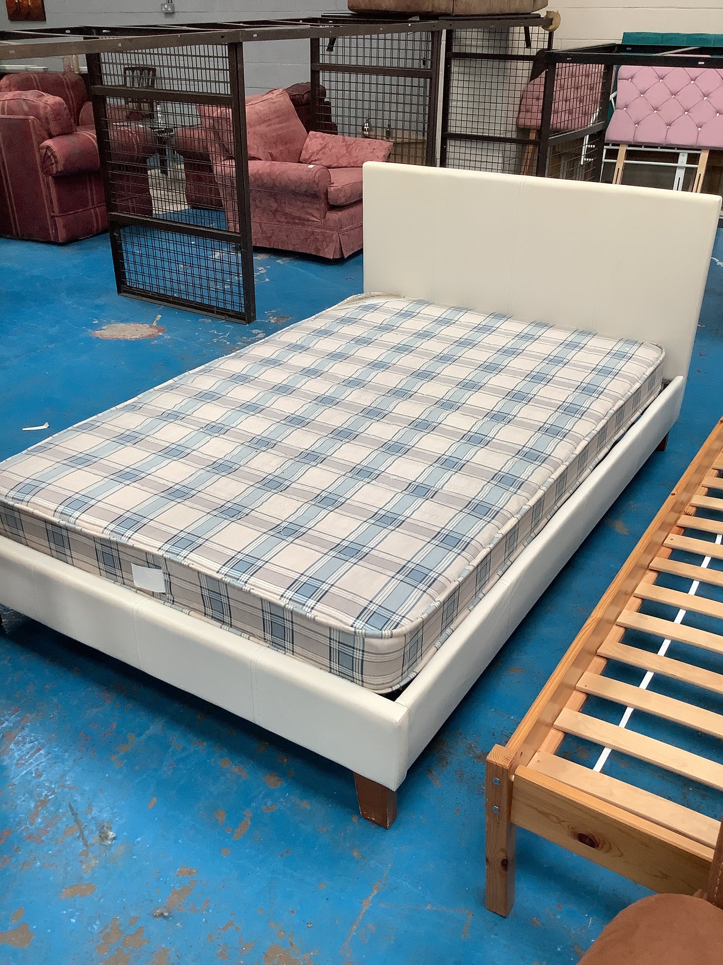 3/4 bed frame and mattress
