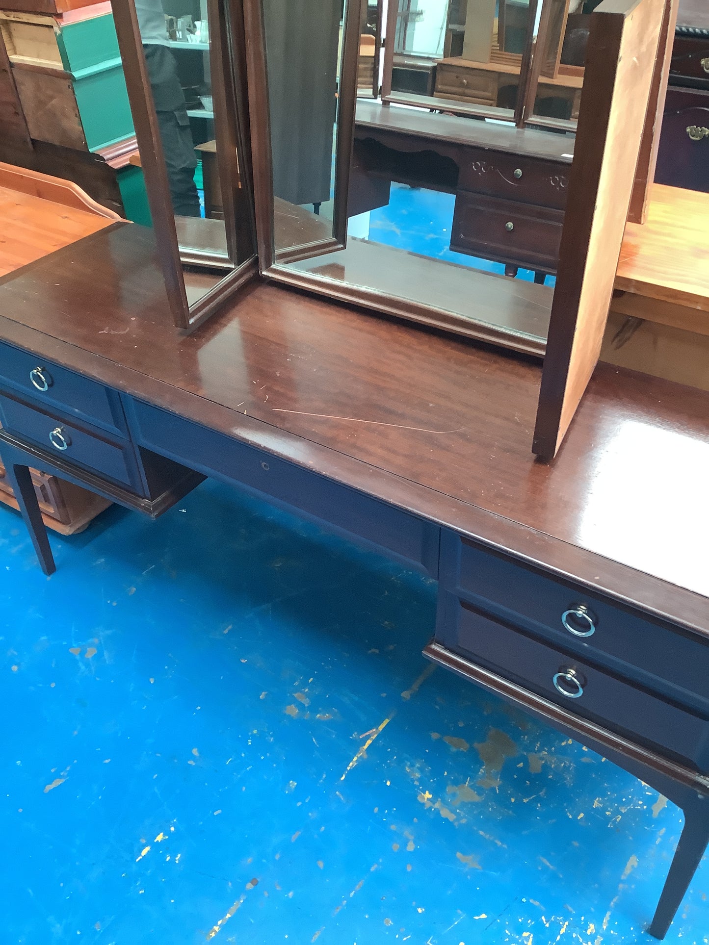 Dressing table