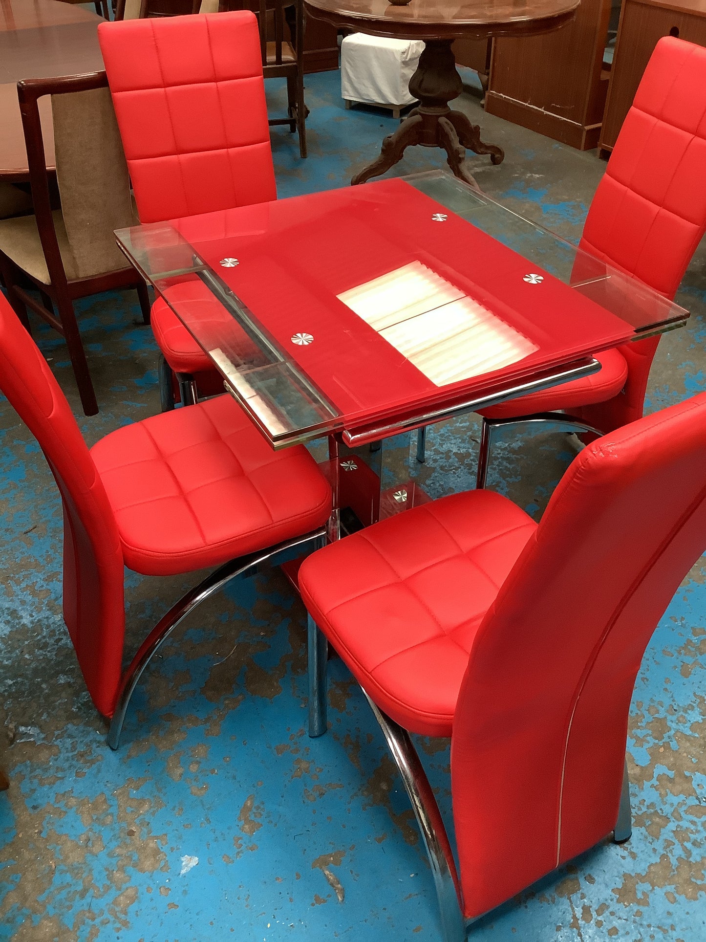 Dining table and 4 chairs