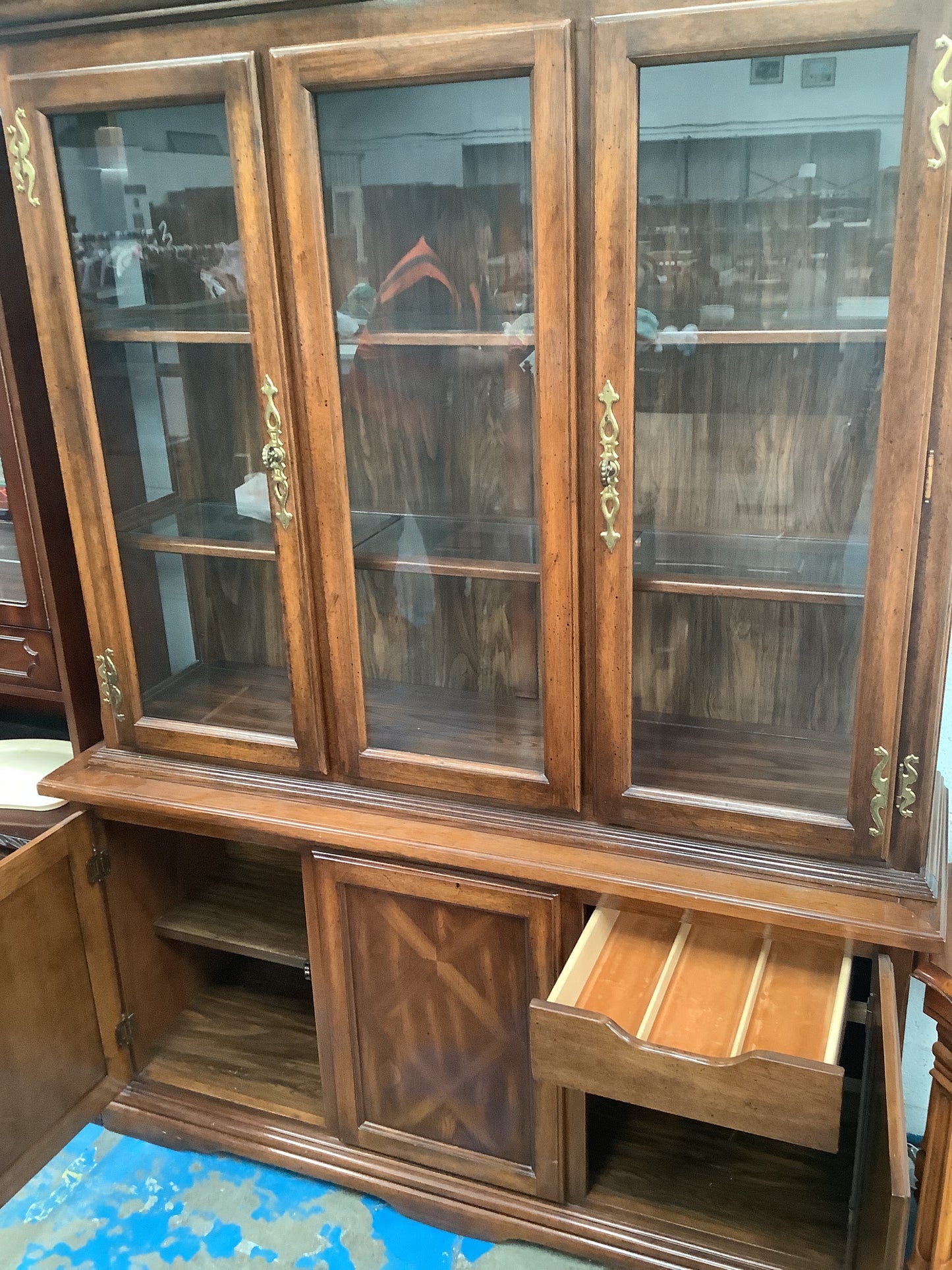 Wall unit/ hutch
