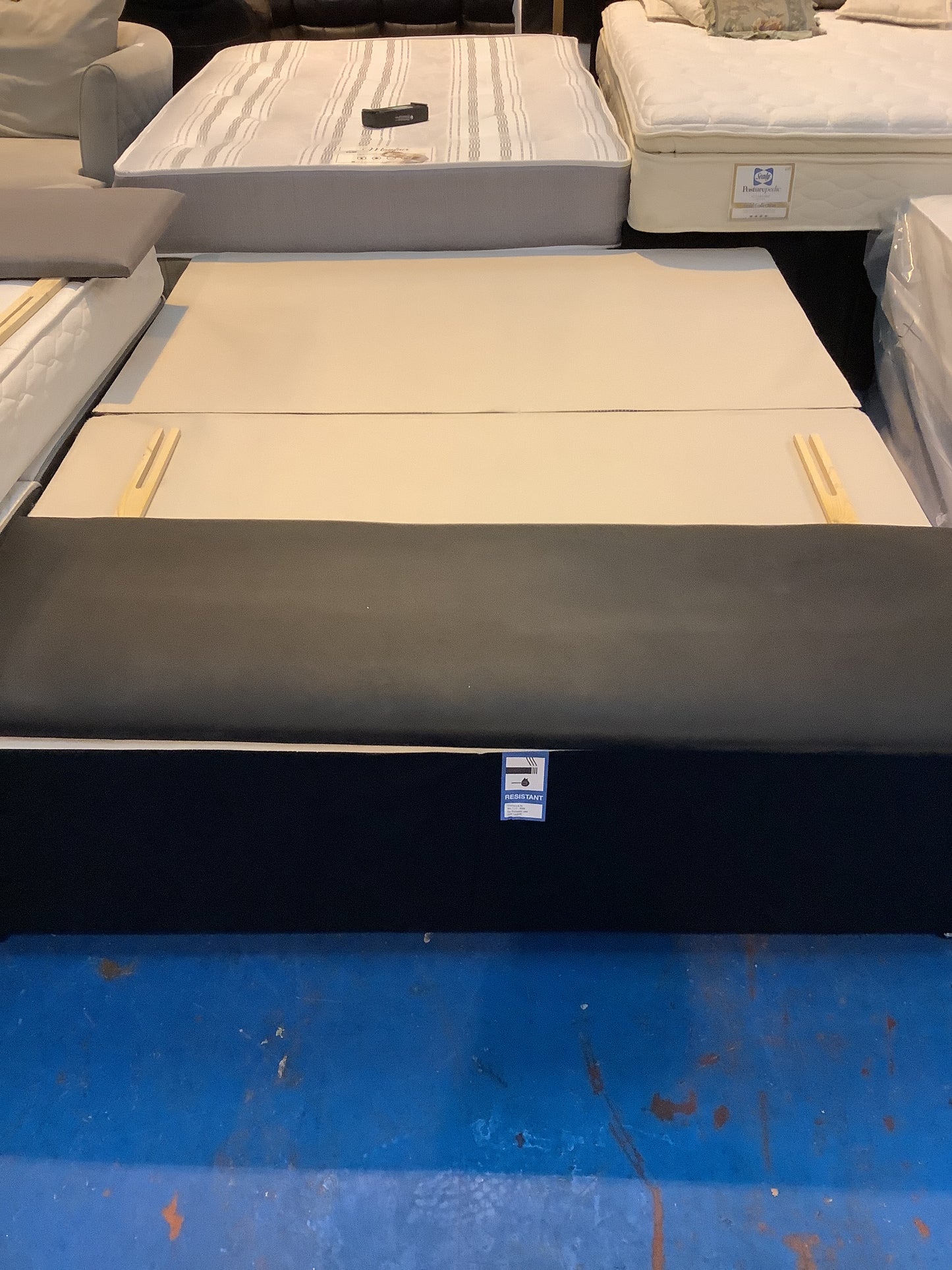 Kingsize base and headboard