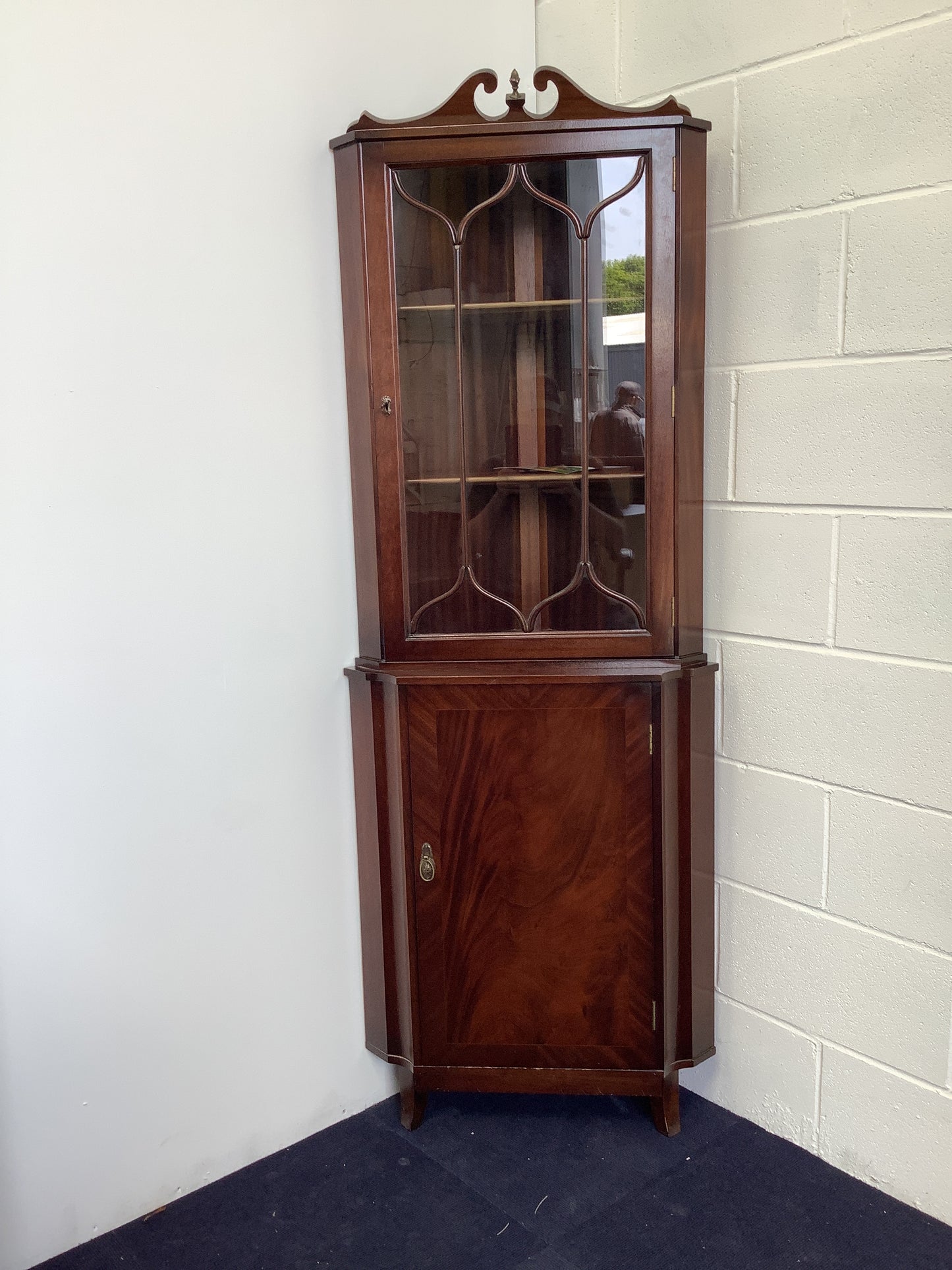 Corner unit