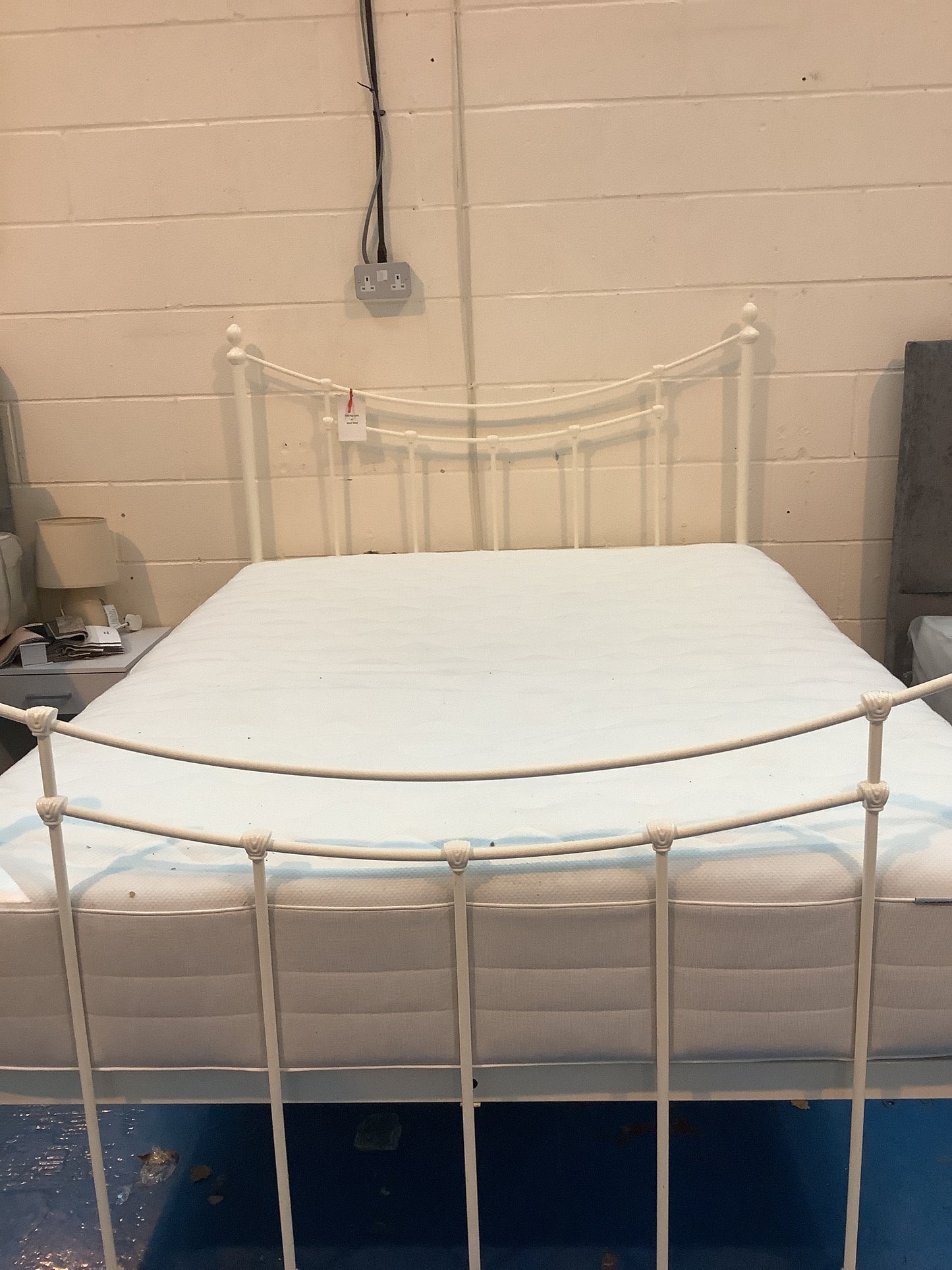 Double frame and mattress