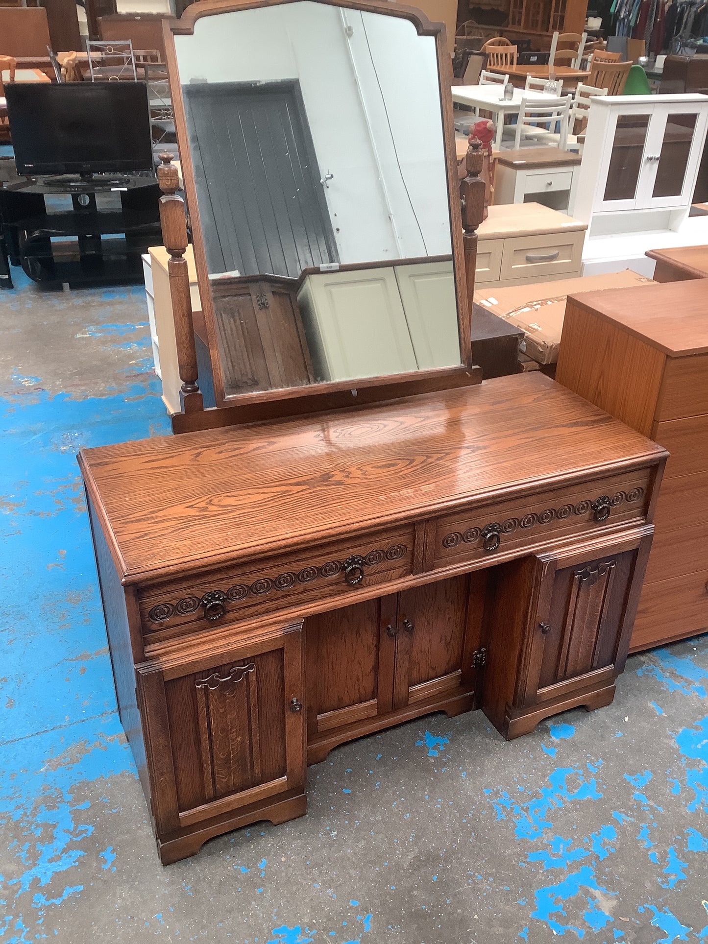 Dresser