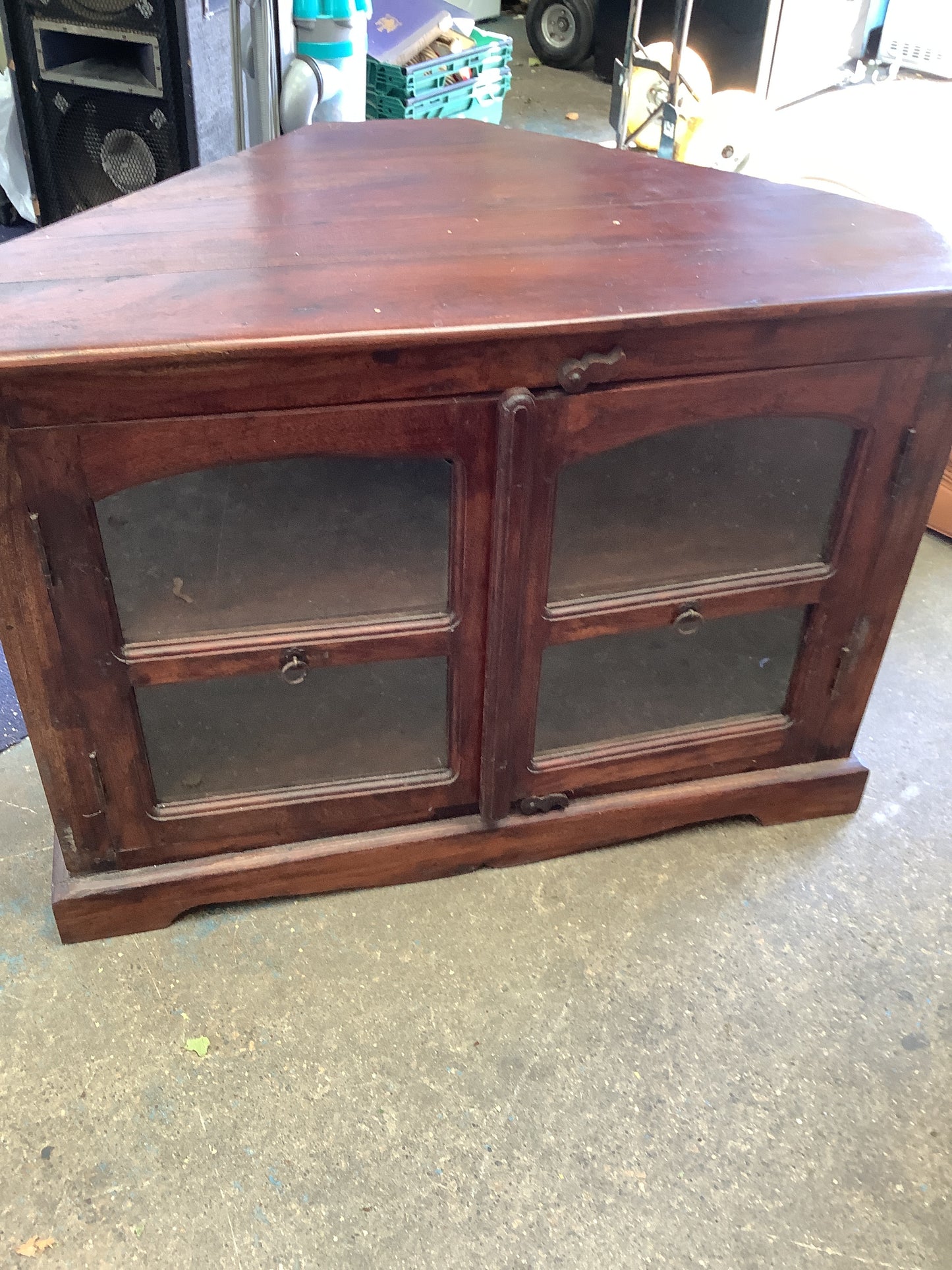 Tv stand