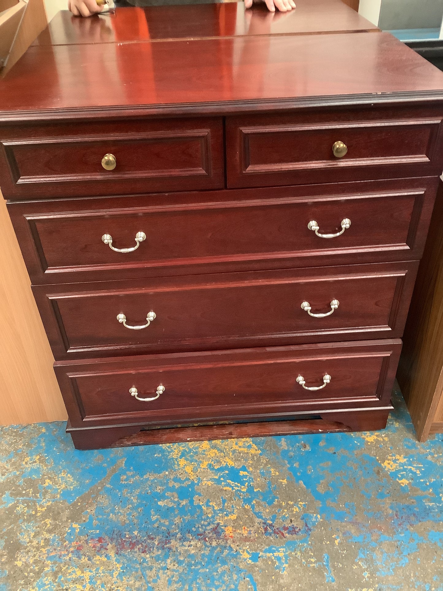 Chest of drawers