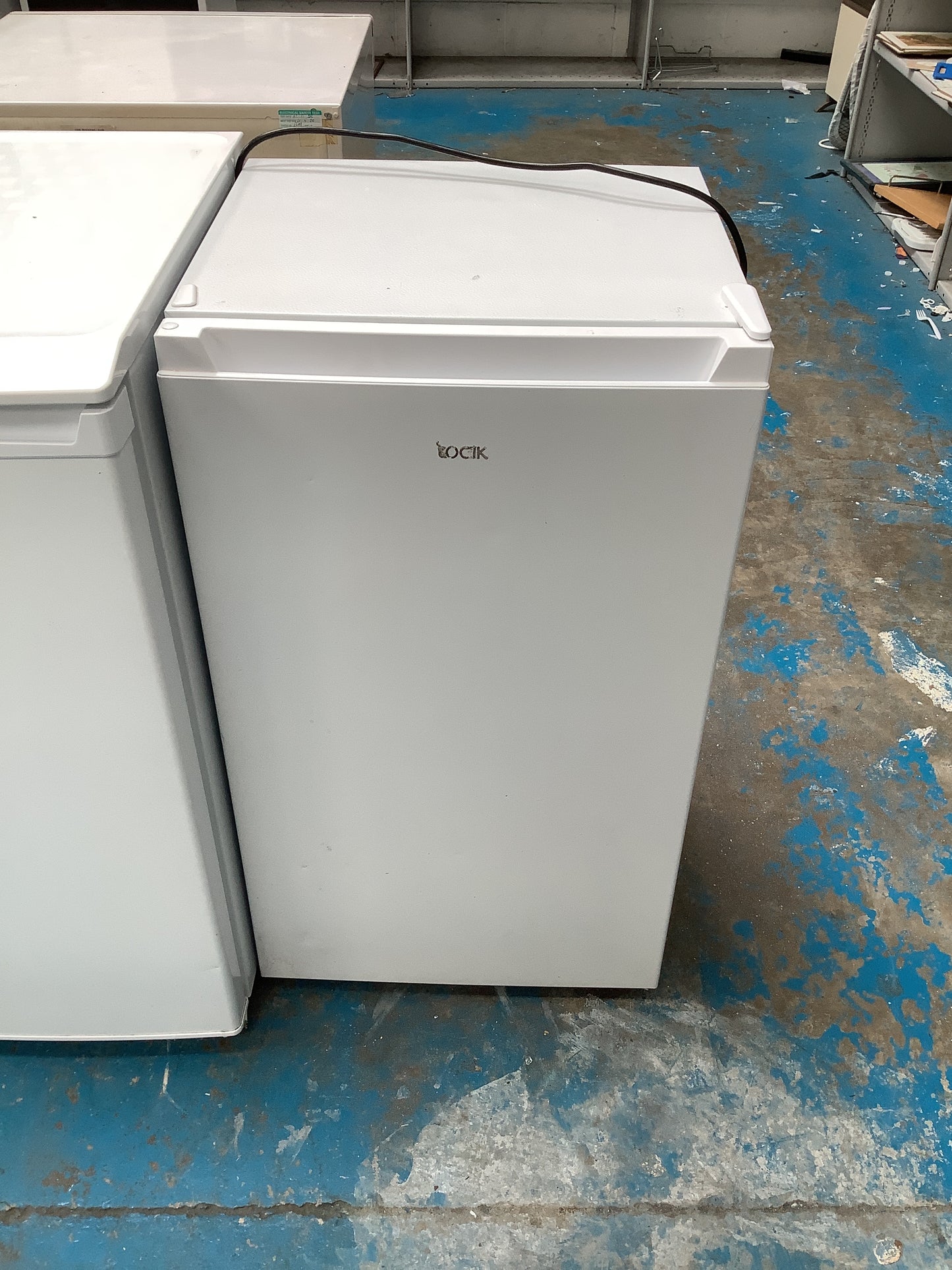 Under counter freezer