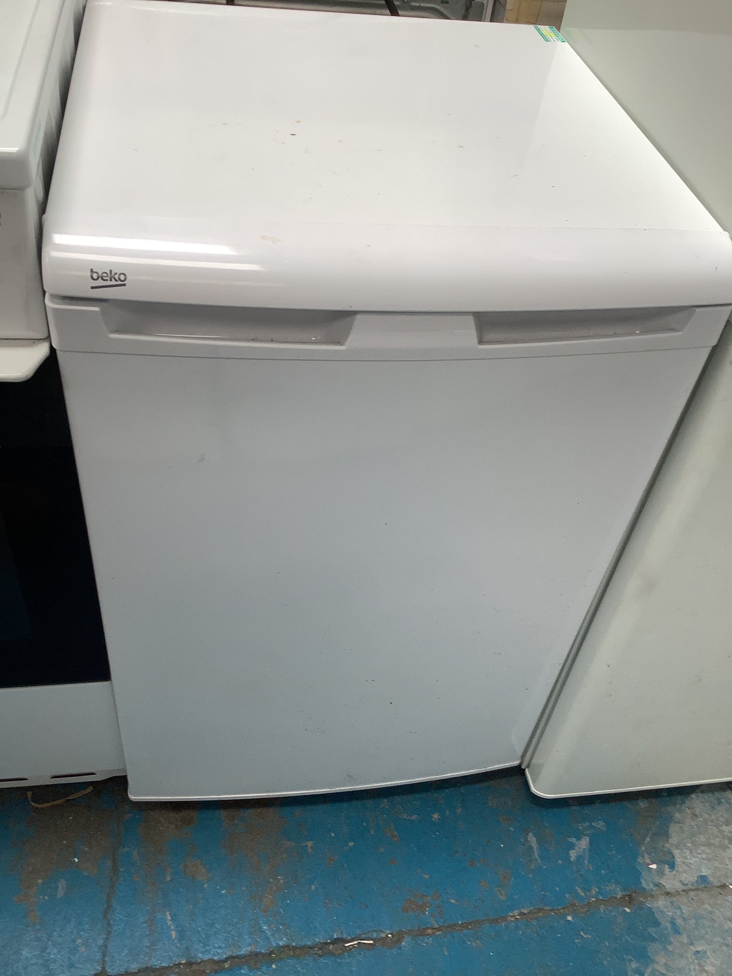 Under counter freezer