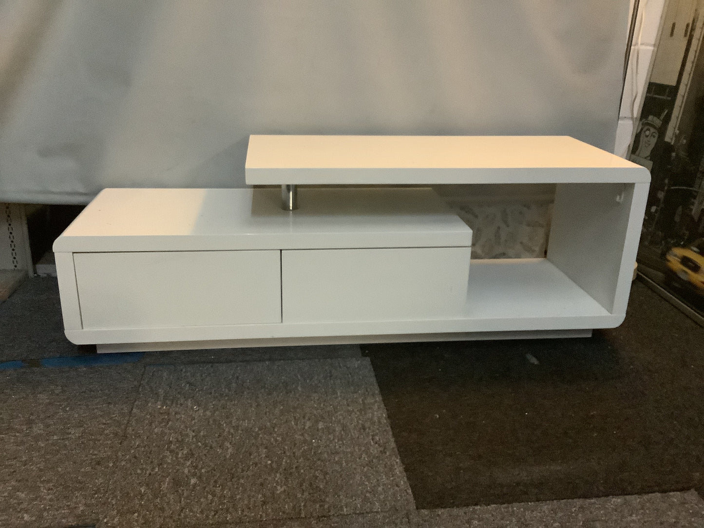 Tv stand