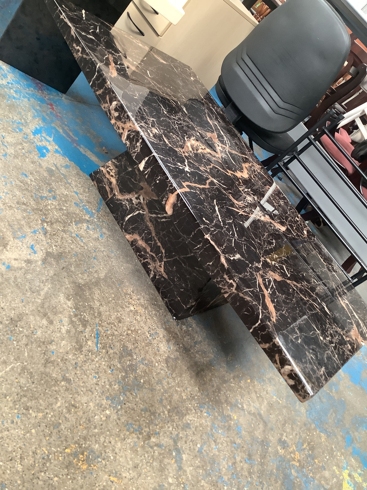 Marble effect coffees table.