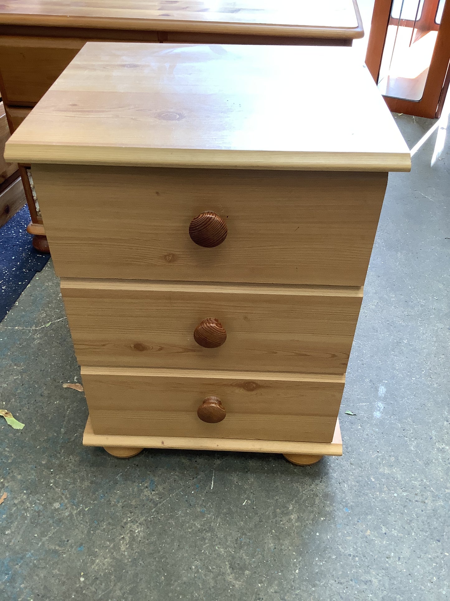 Bedside cabinet