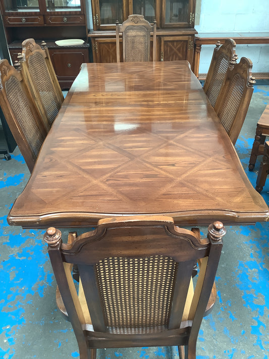 Large dining table and 6 chairs