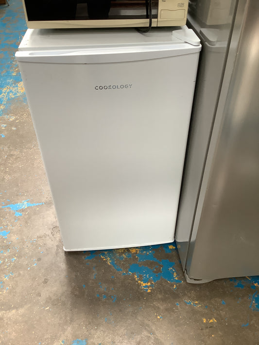 Under counter fridge