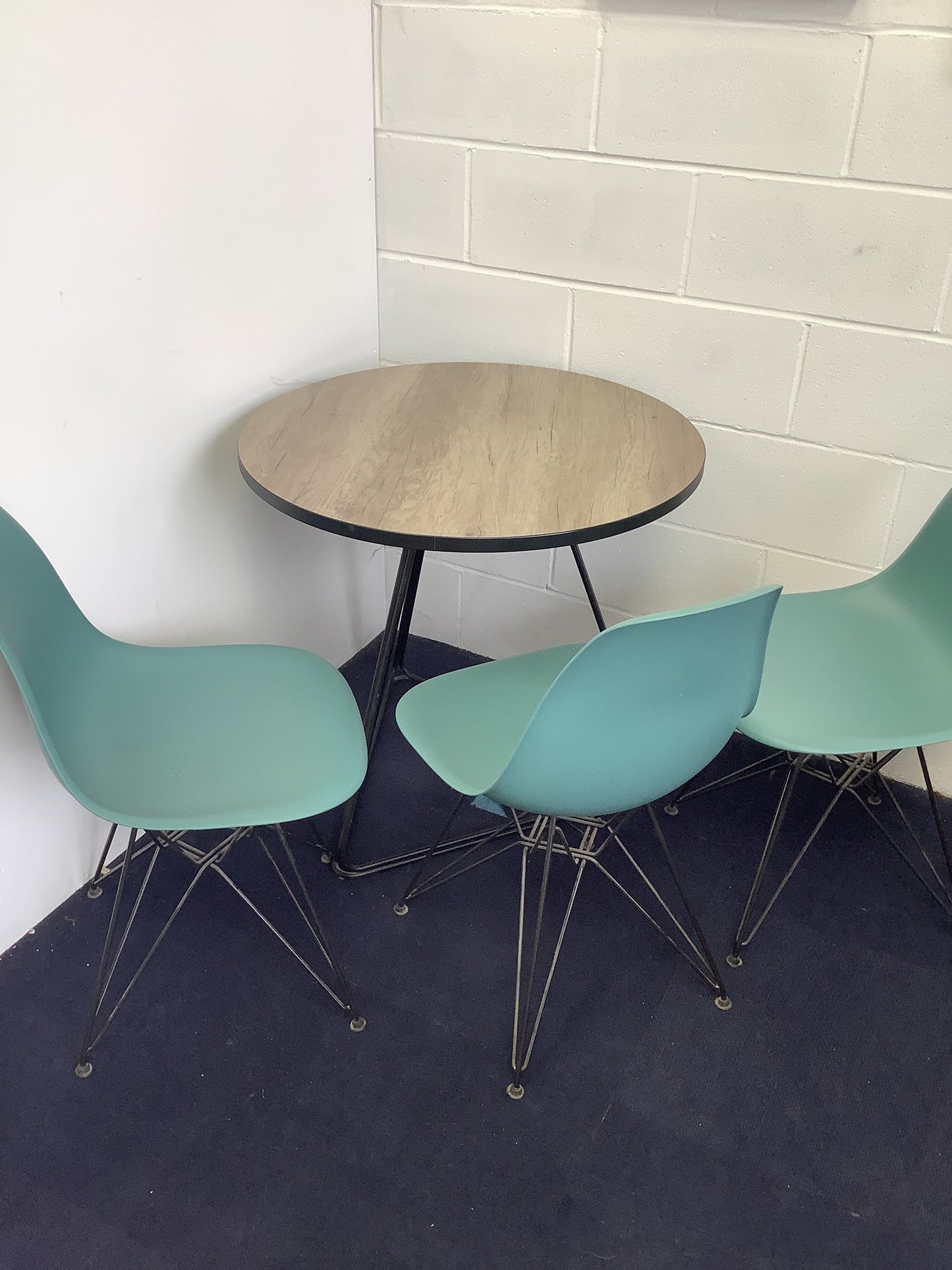 Table 4 chairs