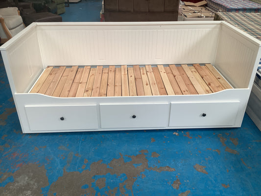 Ikea Hermes day bed