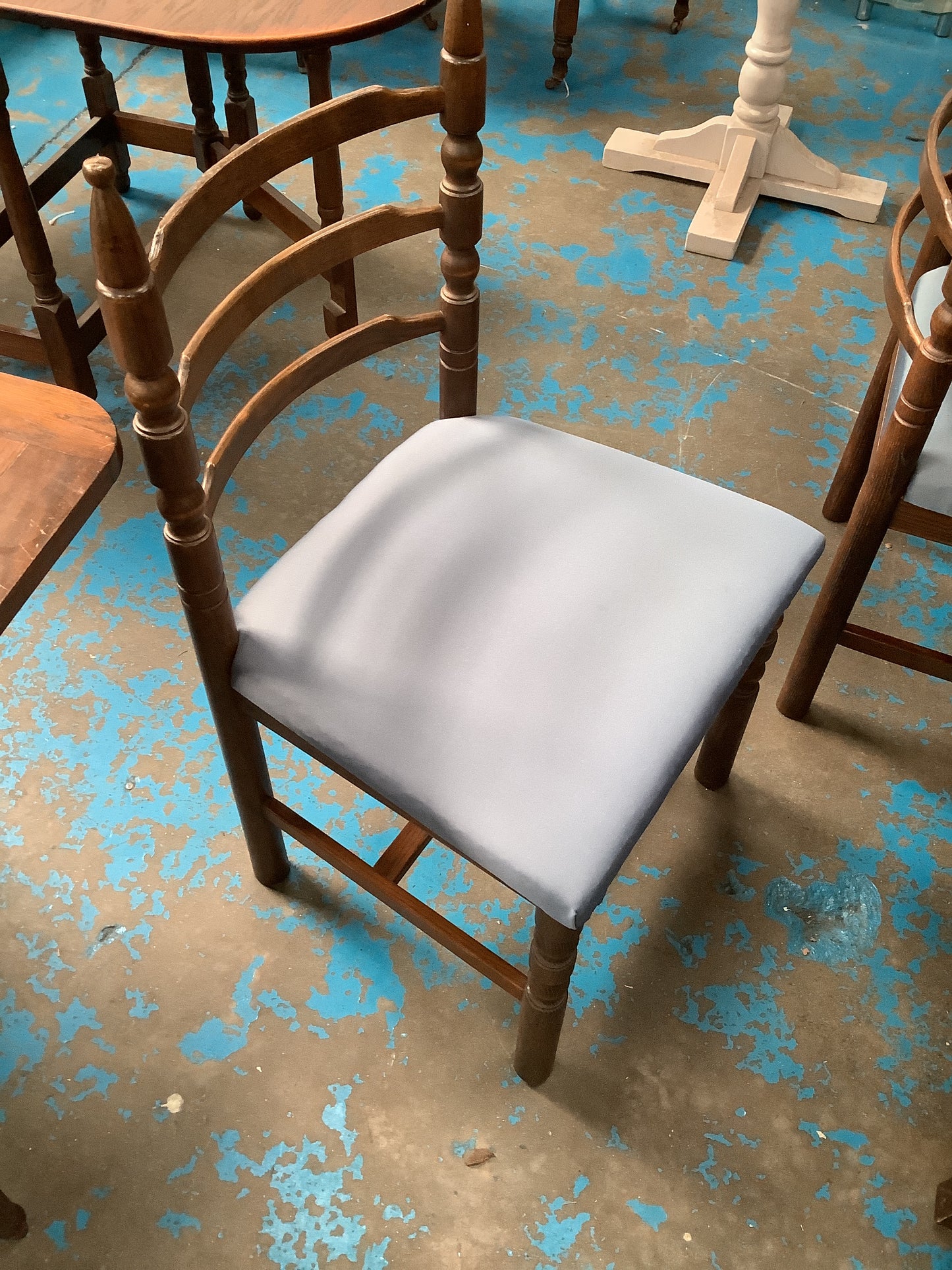 Dining table and 6 chairs