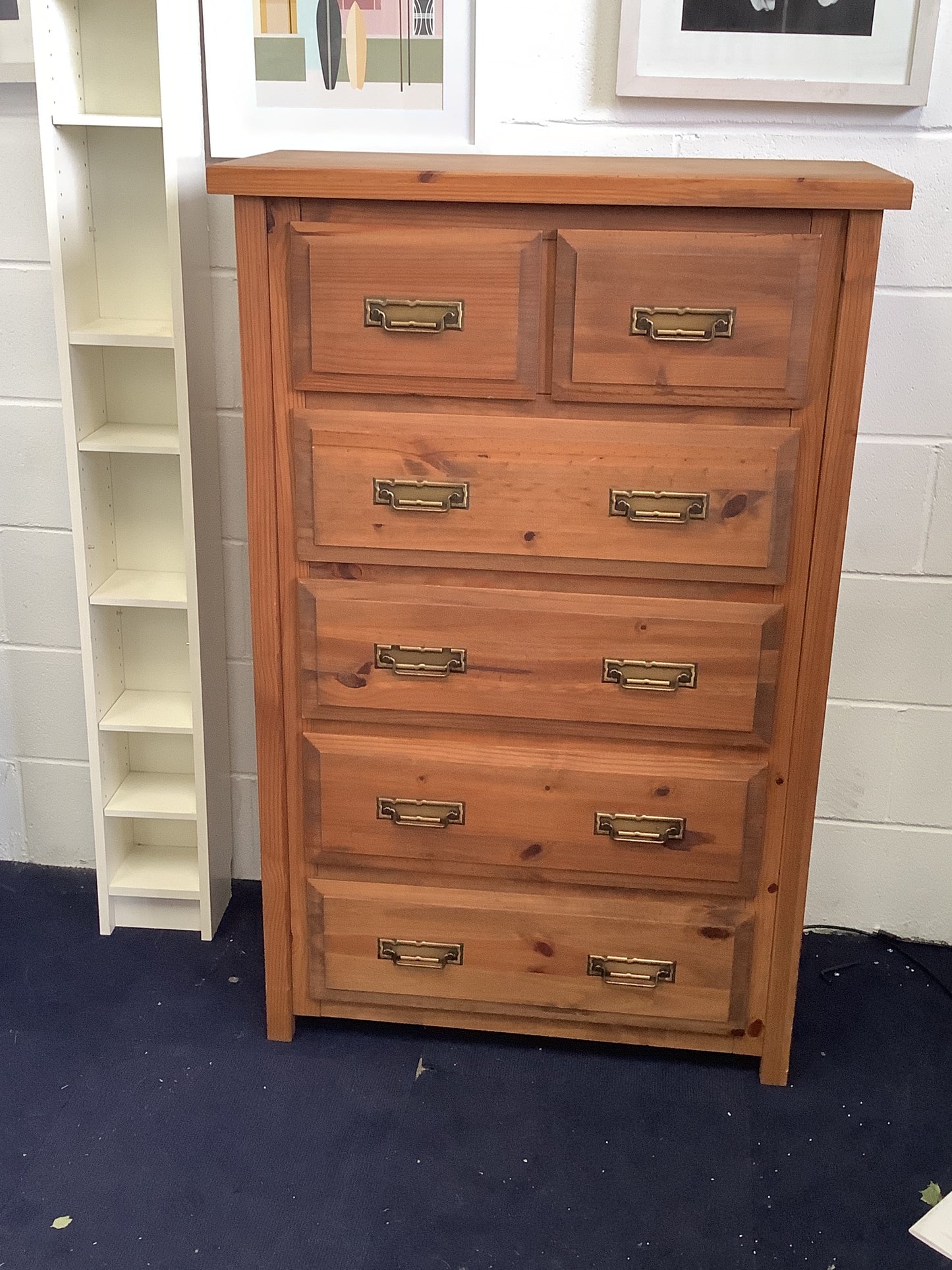 Chest of drawers