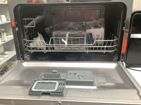 Russell Hobbs table top dishwasher