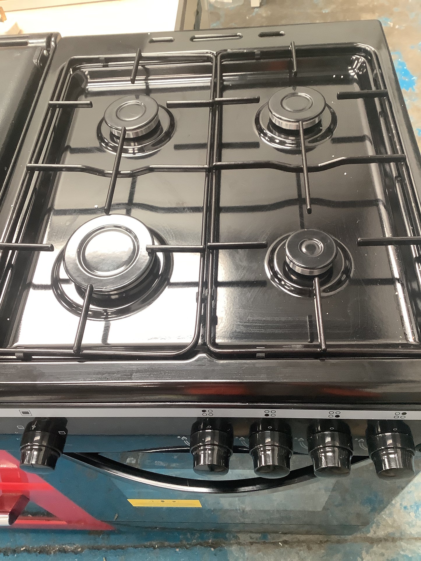 Essentials gas cooker