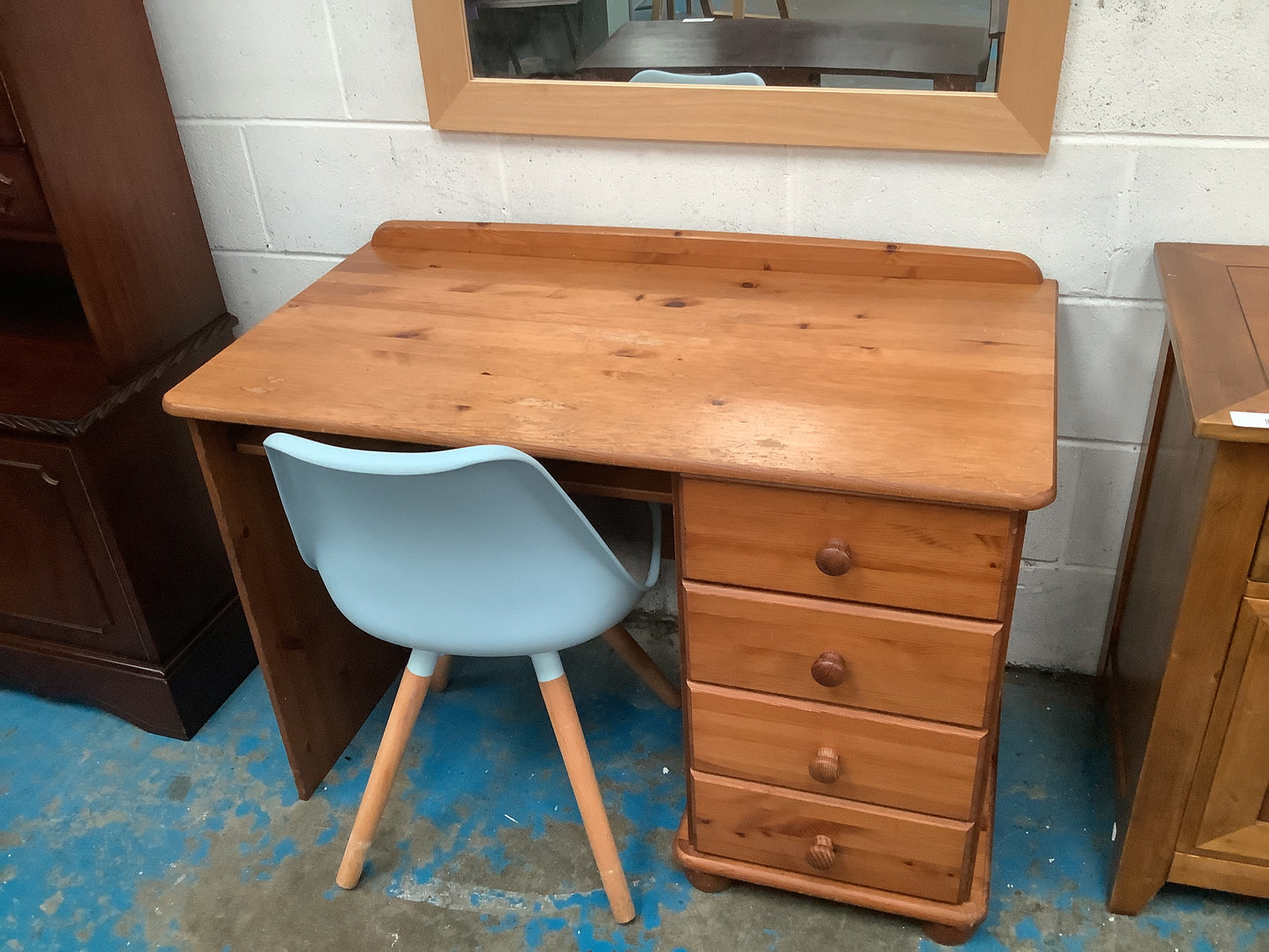Pine desk