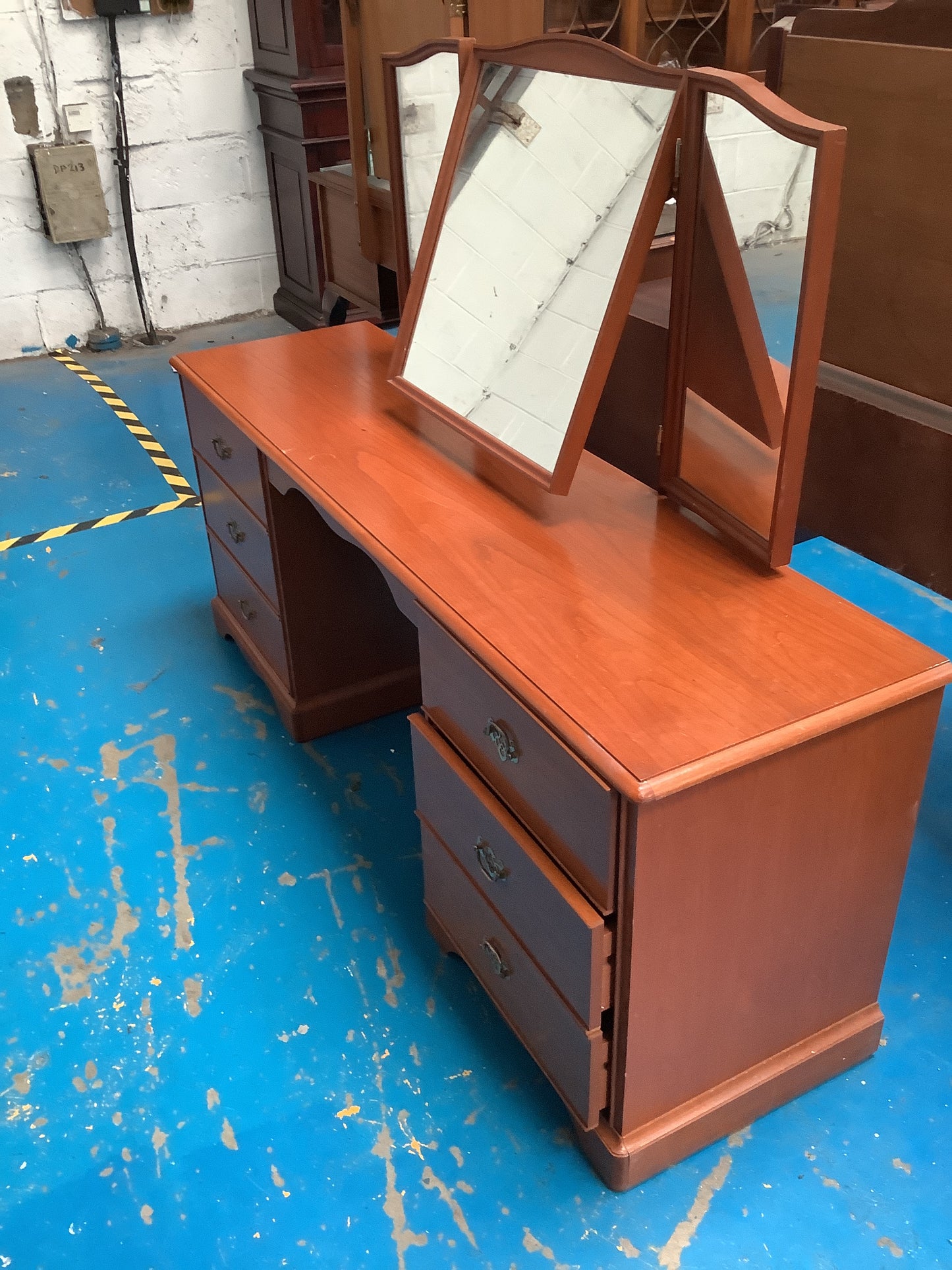 Dressing table