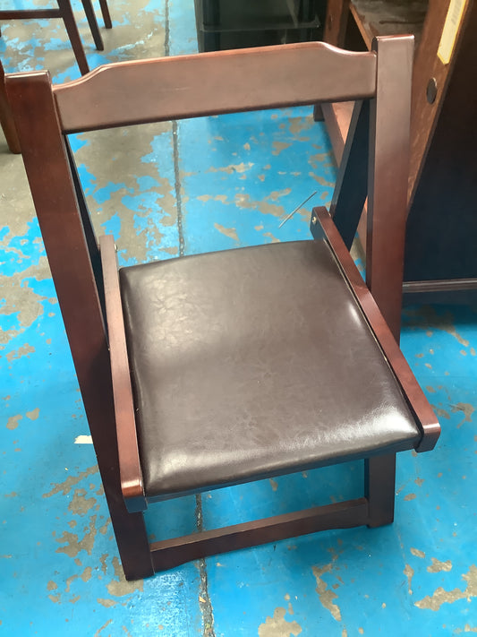 Folding dining table and 4 chairs.