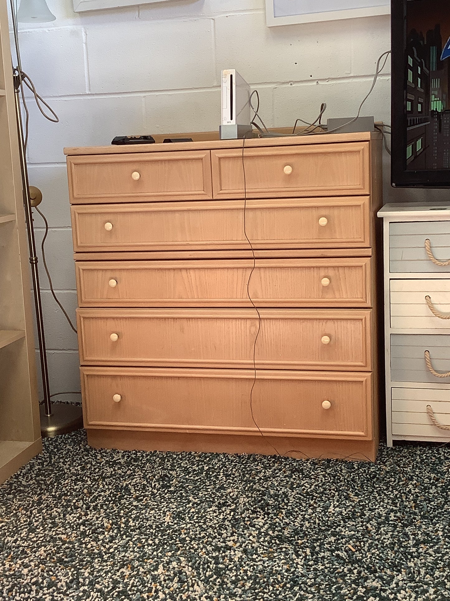 Chest of drawers