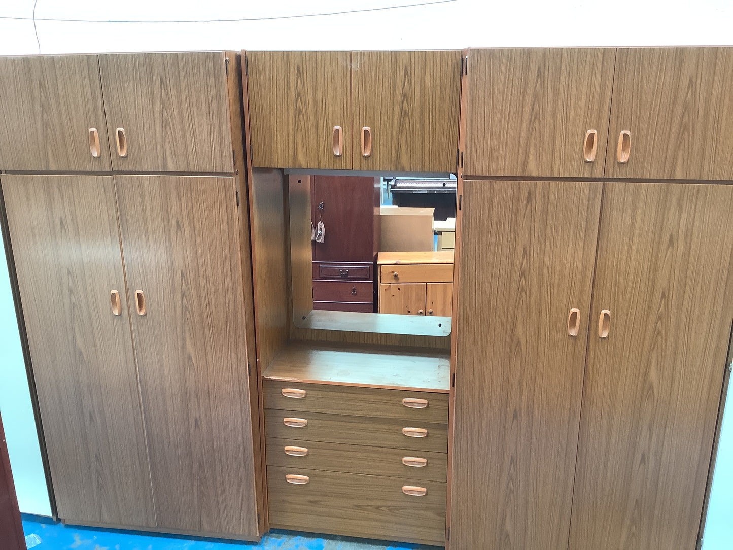 Triple wardrobe set
