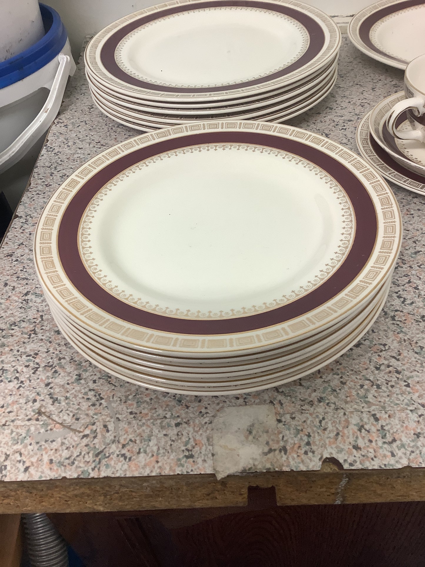33 piece crown ducal dinner service set