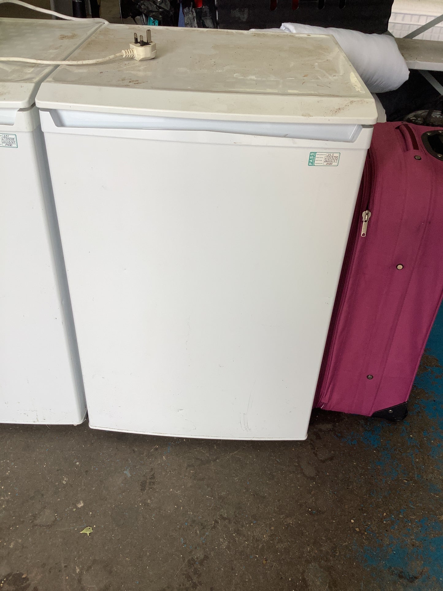 Under counter freezer