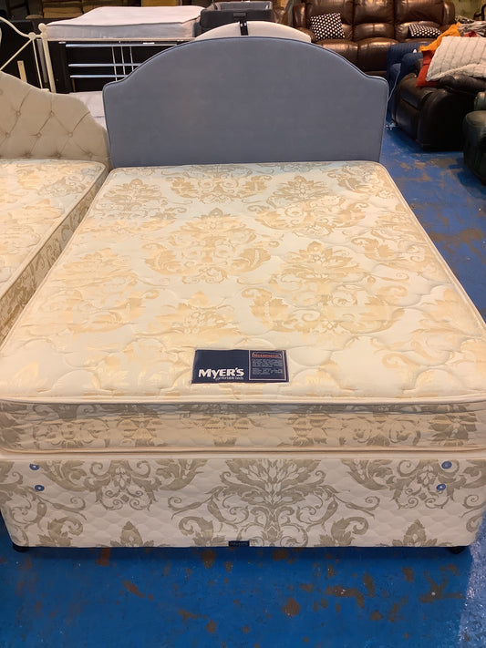 Double bed base and mattress