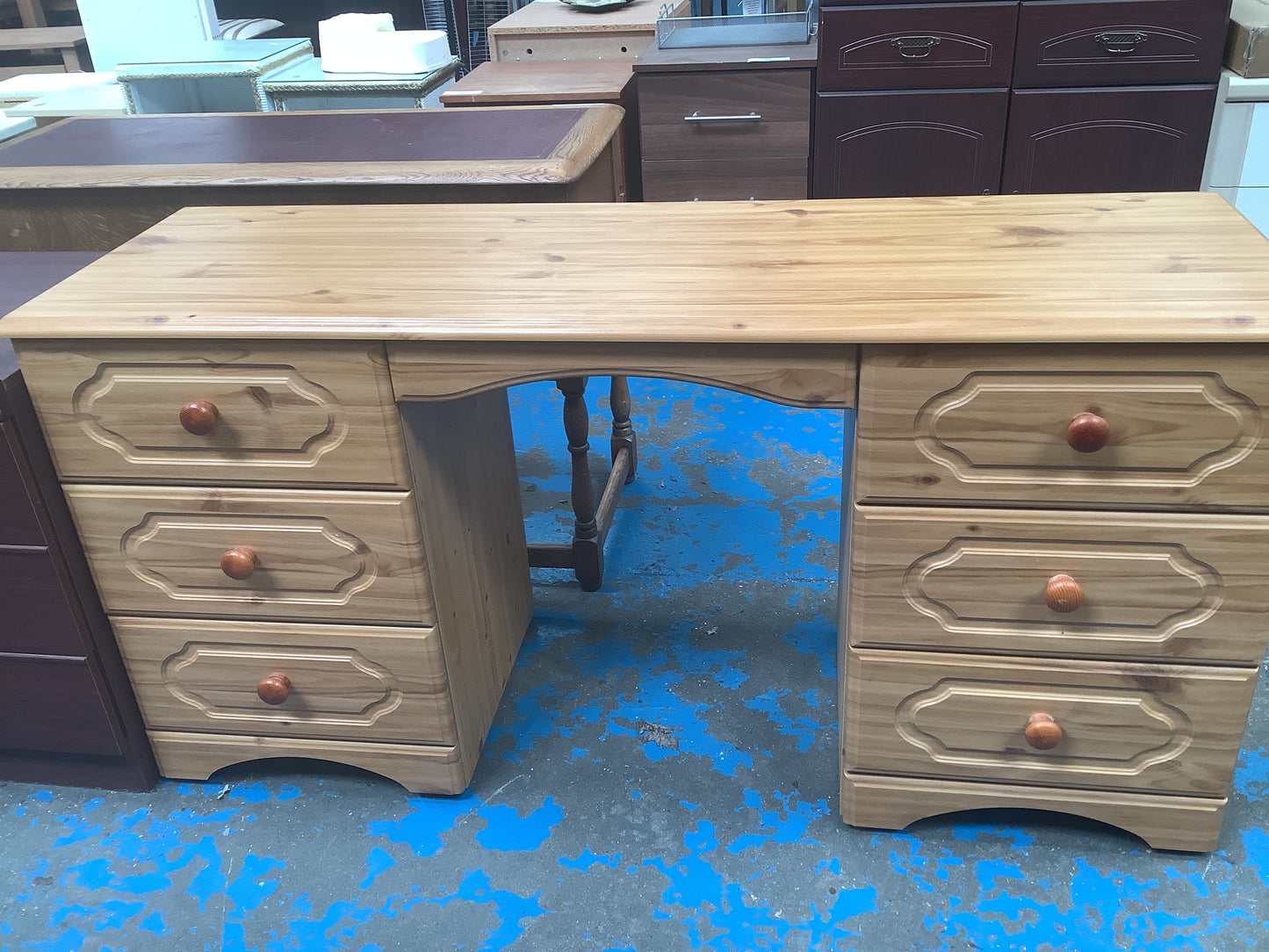 Pine dresser