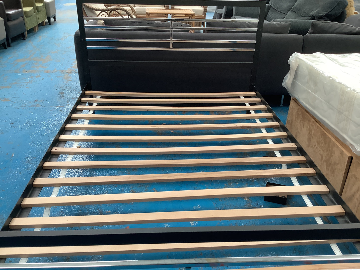 Metal double bed frame