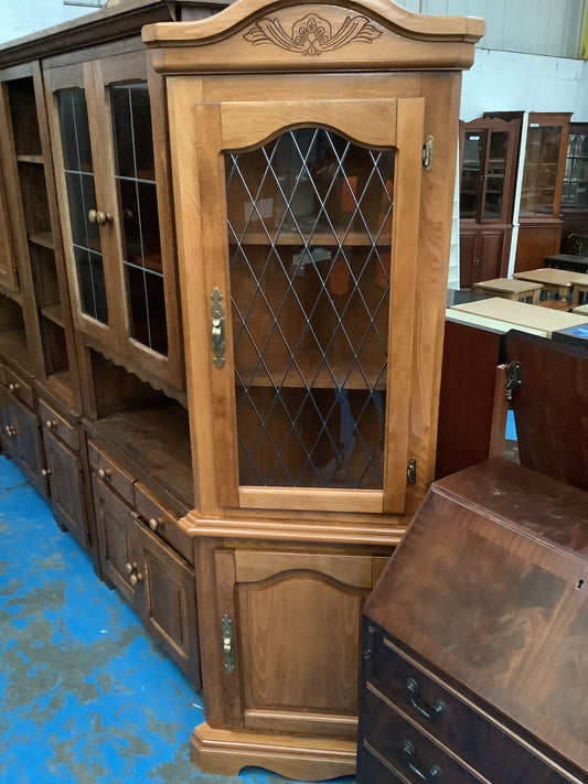 Leaded Corner Cabinet with Cupboard