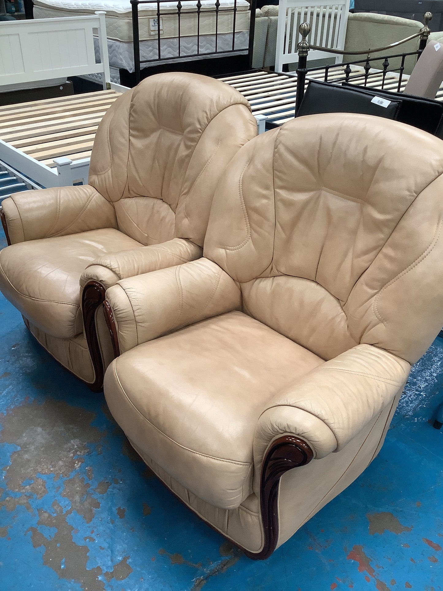 3 seater and 2 armchairs