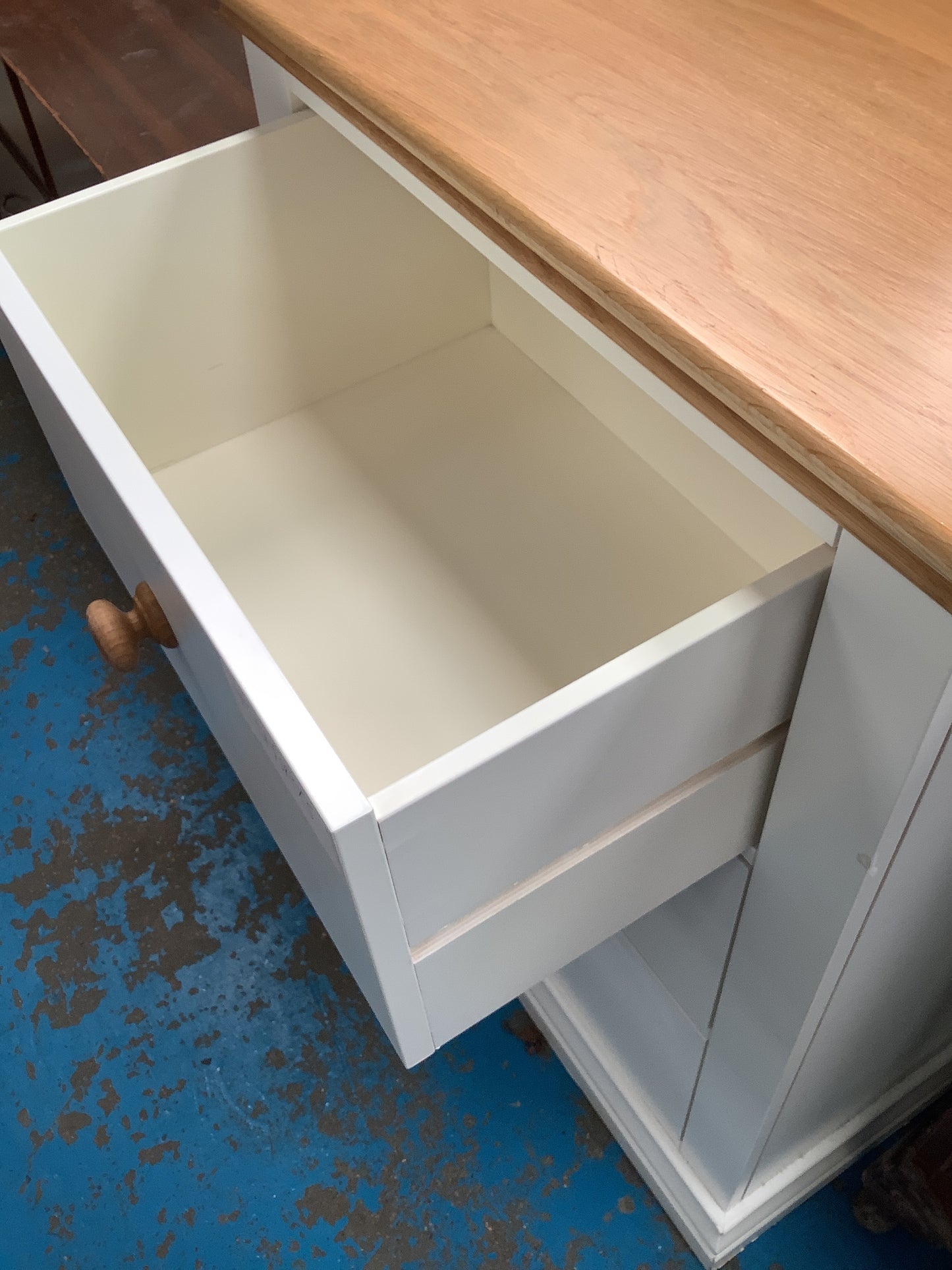 Chest of drawers