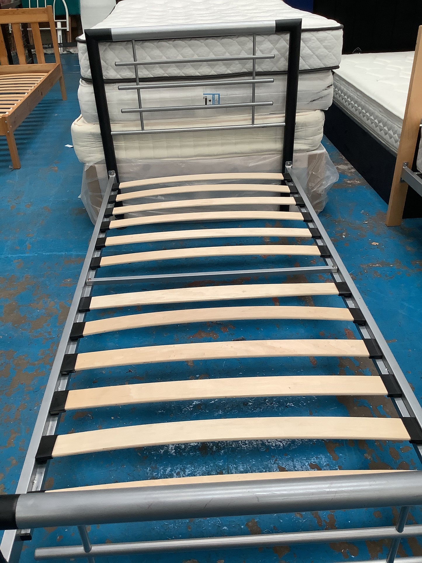 Single bed frame